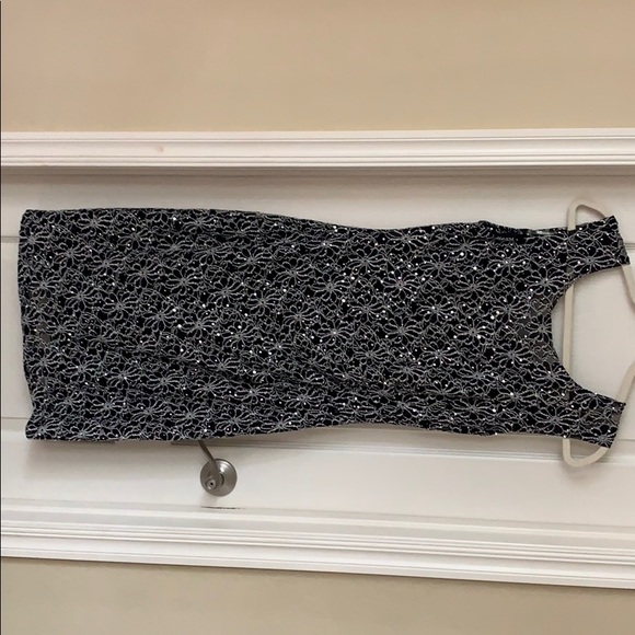 Dress - Picture 1 of 4